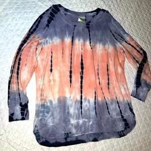 Ladies long sleeve top